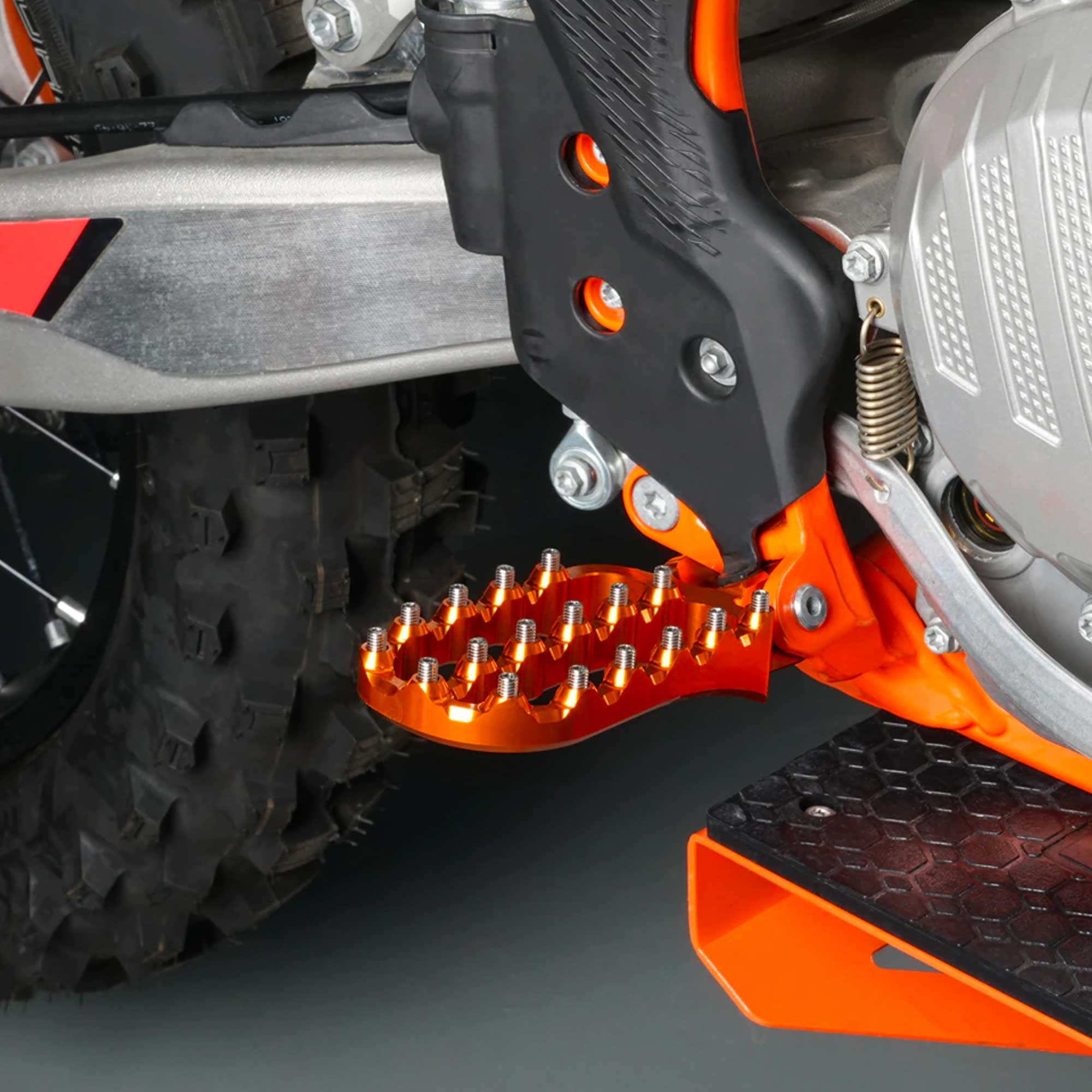 Footpegs & Kickstands