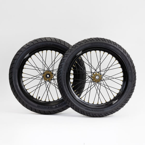 Ready-to-Ride Supermoto in Magnesium